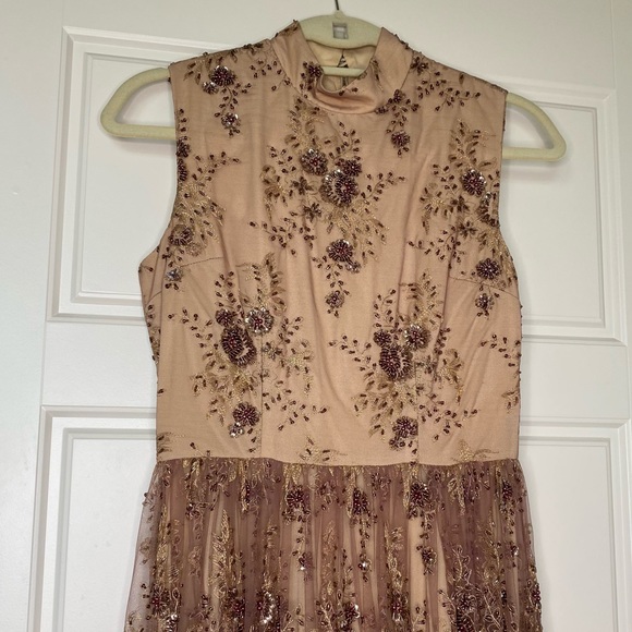 KOROVILAS ISLA EMBELLISHED TAN MOCK NECK MAXY DRESS 4 - Picture 9 of 10